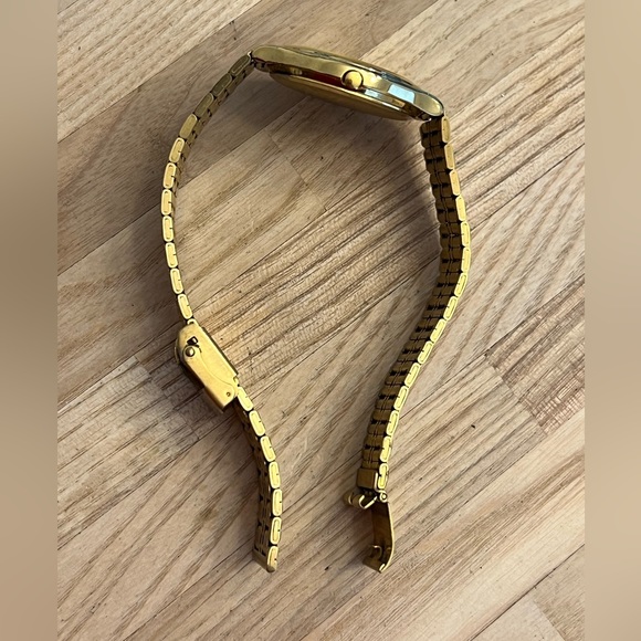 Citizen Men’s Watch Gold Round Dial, Bracelet, Hands, Markers, Date Window - Picture 7 of 13